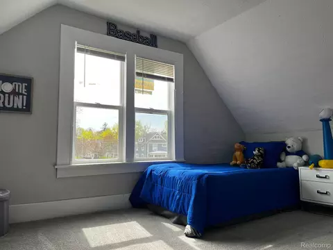Bedroom - 417 E Hunt St, Adrian, MI 49221 photo 5 of 8