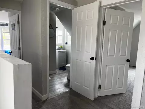 Entry Way - 417 E Hunt St, Adrian, MI 49221 photo 5 of 6