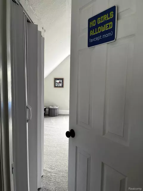 Entry Way - 417 E Hunt St, Adrian, MI 49221 photo 6 of 6