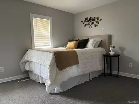 Bedroom - 417 E Hunt St, Adrian, MI 49221 photo 1 of 8