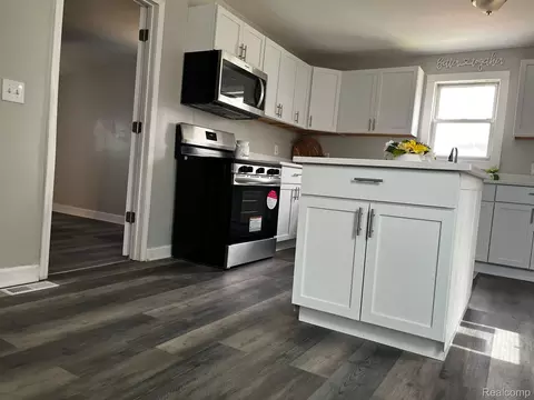 Kitchen - 417 E Hunt St, Adrian, MI 49221 photo 3 of 4