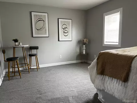 Bedroom - 417 E Hunt St, Adrian, MI 49221 photo 3 of 8