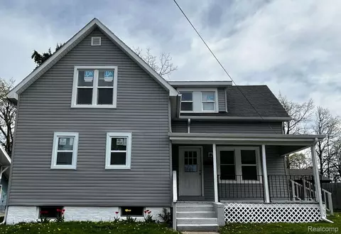 417 E Hunt St, Adrian, MI 49221