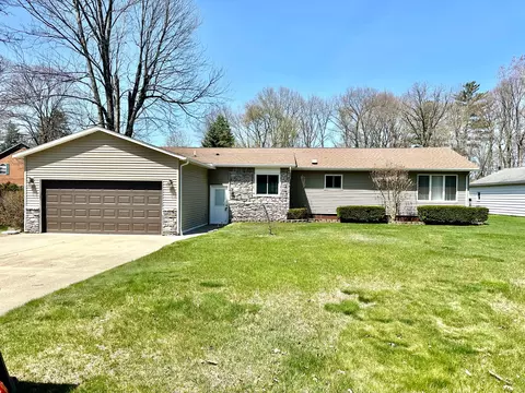 3702 Dykeman Rd, Fort Gratiot, MI 48059
