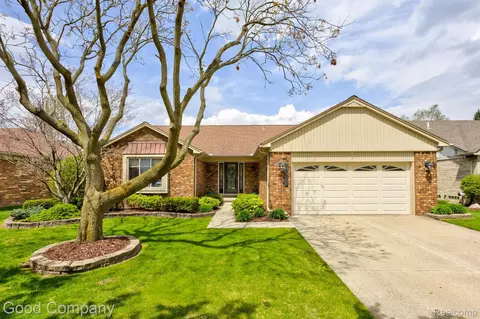 19973 Calumet Dr, Clinton Township, MI 48038