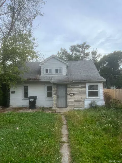 15871 Fairmount Dr, Detroit, MI 48205