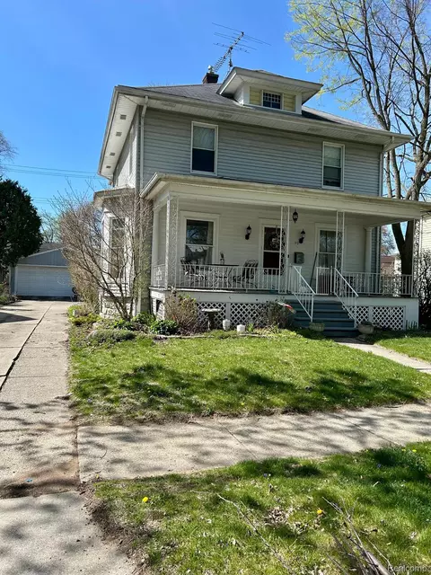 59 Ahrens St, Mount Clemens, MI 48043