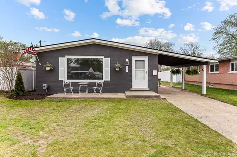 451 Darwin St, Westland, MI 48186