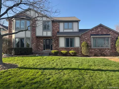 2450 Evergreen, Rochester Hills, MI 48309