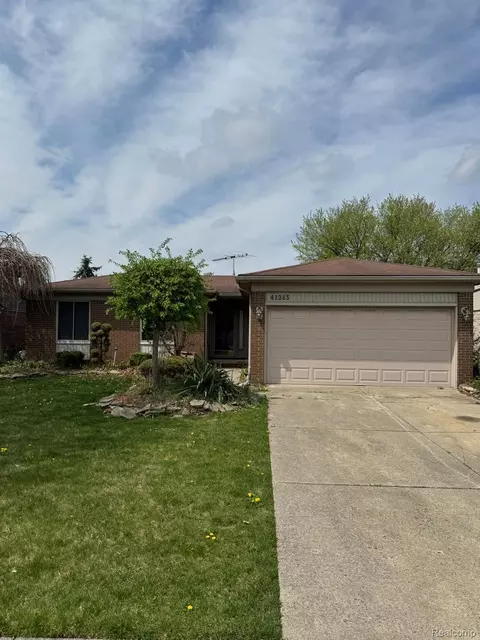 41243 Mueller St, Clinton Township, MI 48038
