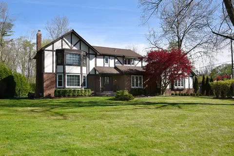 21520 Corsaut Ln, Beverly Hills, MI 48025
