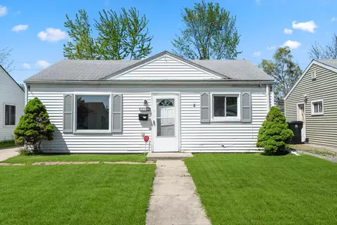 28367 Waverly St, Roseville, MI 48066