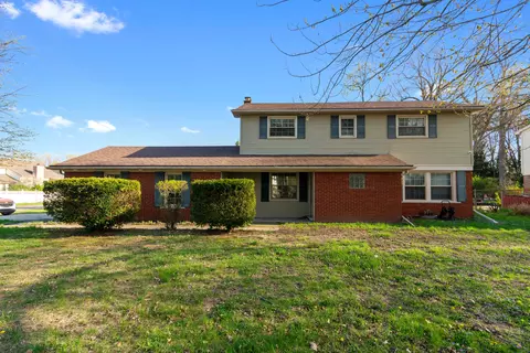 23055 Emmett St, Taylor, MI 48180