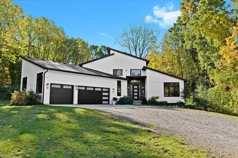 3475 W Buno Rd, Milford, MI 48380