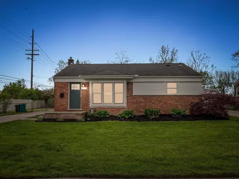 31431 Lamar Dr, Farmington, MI 48336