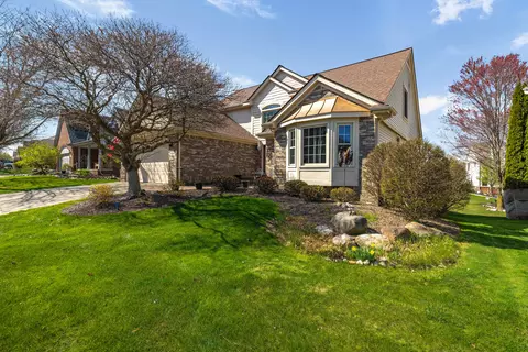 42890 Brookstone Dr, Novi, MI 48377