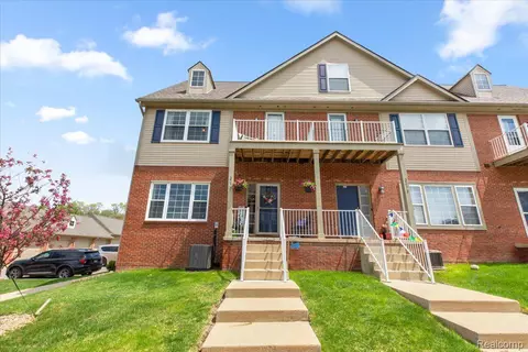 2070 Cloverly Ln, Ann Arbor, MI 48108