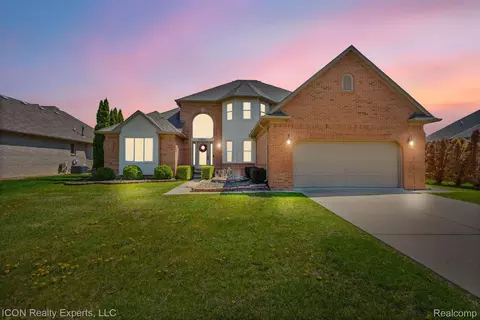 51874 Emil Dr, Macomb, MI 48042