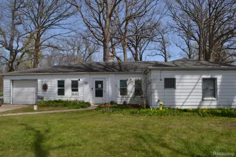 4427 Fenton Rd, Burton, MI 48529