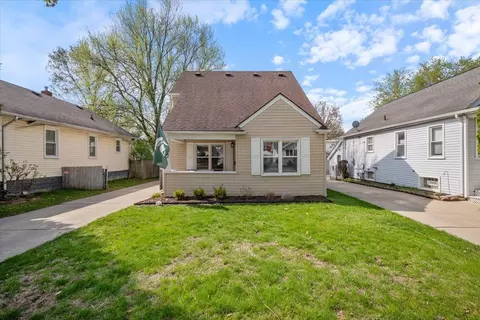 237 W Tacoma St, Clawson, MI 48017