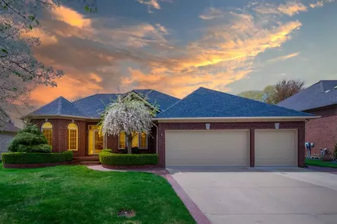 56543 Birkdale Dr, Macomb, MI 48042