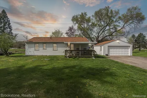 1505 W Highland Rd, Highland, MI 48357