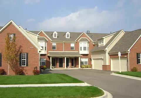 43450 Pendleton Cir, Sterling Heights, MI 48313