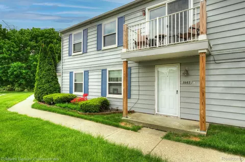 3067 Oakridge, Orion, MI 48360