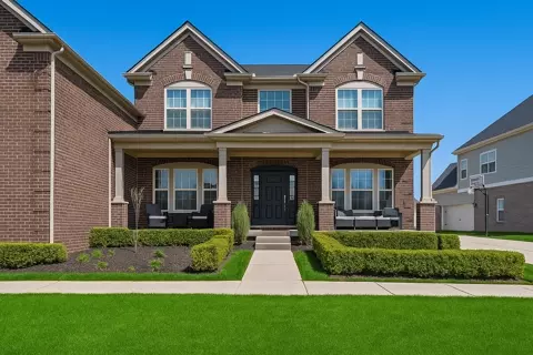 1674 Wolf Creek Dr, Canton, MI 48187
