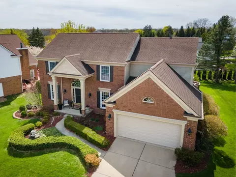 1699 Devonwood Dr, Rochester Hills, MI 48306