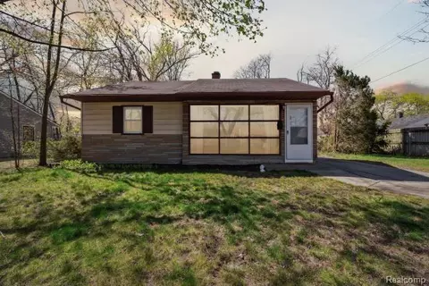 10271 Troy St, Oak Park, MI 48237