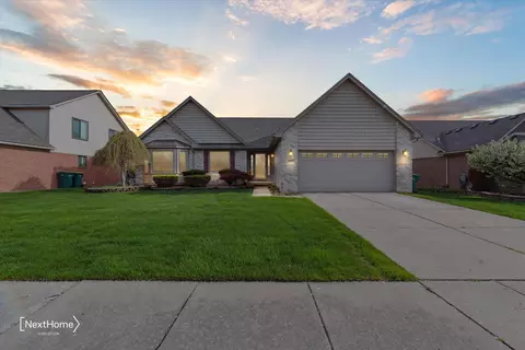 16957 Sunflower Dr, Brownstown, MI 48173