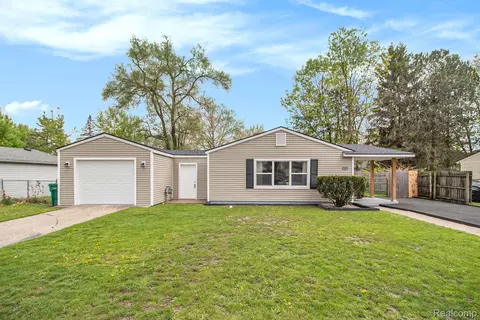 1635 S Harris Rd, Ypsilanti, MI 48198