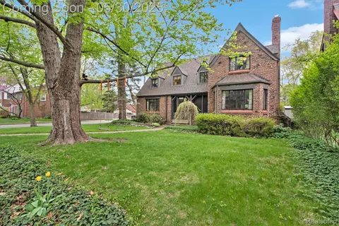 1301 Bishop Rd, Grosse Pointe Park, MI 48230
