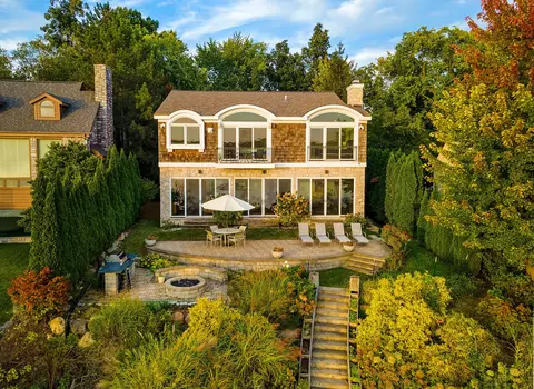 5681 Shore Dr, Orchard Lake Village, MI 48324