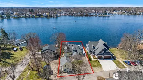 16 S North Shore Dr, Lake Orion, MI 48362