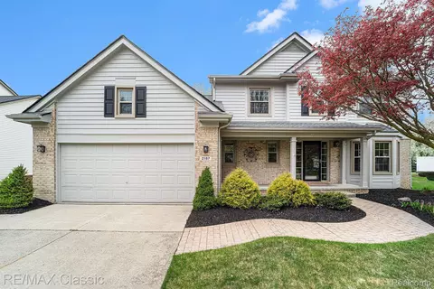 2187 Hedigham Blvd, Wixom, MI 48393