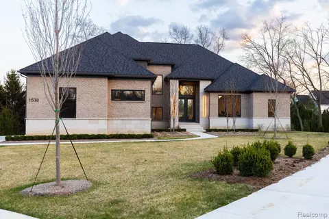 1538 Linden, Rochester Hills, MI 48306