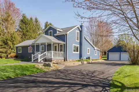 216 2nd St, Metamora, MI 48455