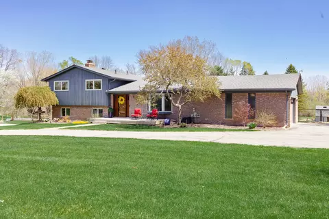3379 Hixon Rd, Oakland, MI 48306