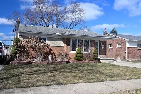 17518 Koester St, Riverview, MI 48193