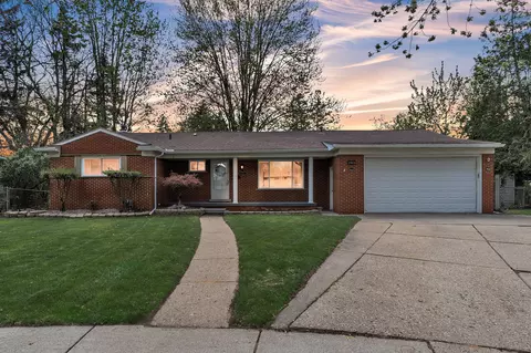 27610 Denmar Dr, Warren, MI 48093