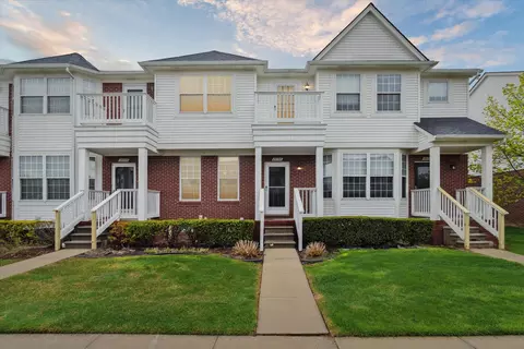 29196 Philadelphia Dr, Chesterfield, MI 48051
