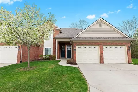 14294 Shadywood Dr, Sterling Heights, MI 48312