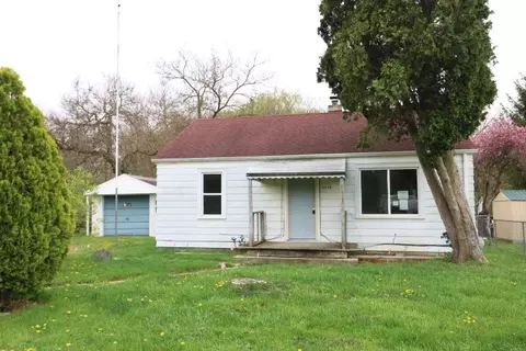 1119 W Klein St, Mount Morris, MI 48458
