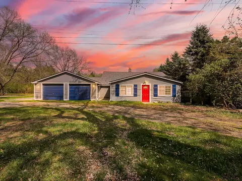 6200 Pine Knob Rd, Independence, MI 48348