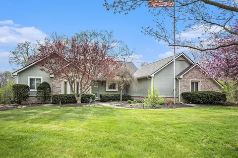 7718 Thunder Bay Dr, Pinckney, MI 48169