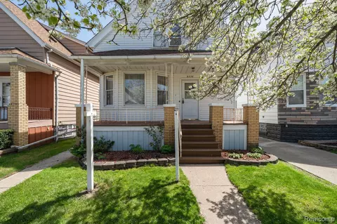 2336 Edwin St, Hamtramck, MI 48212