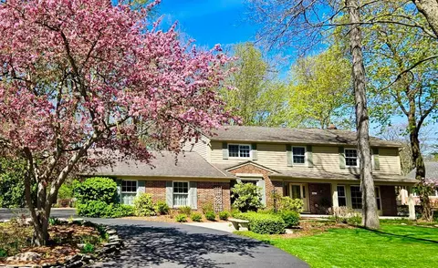 28533 Salem Rd, Farmington Hills, MI 48334