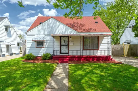 25110 Cole St, Roseville, MI 48066